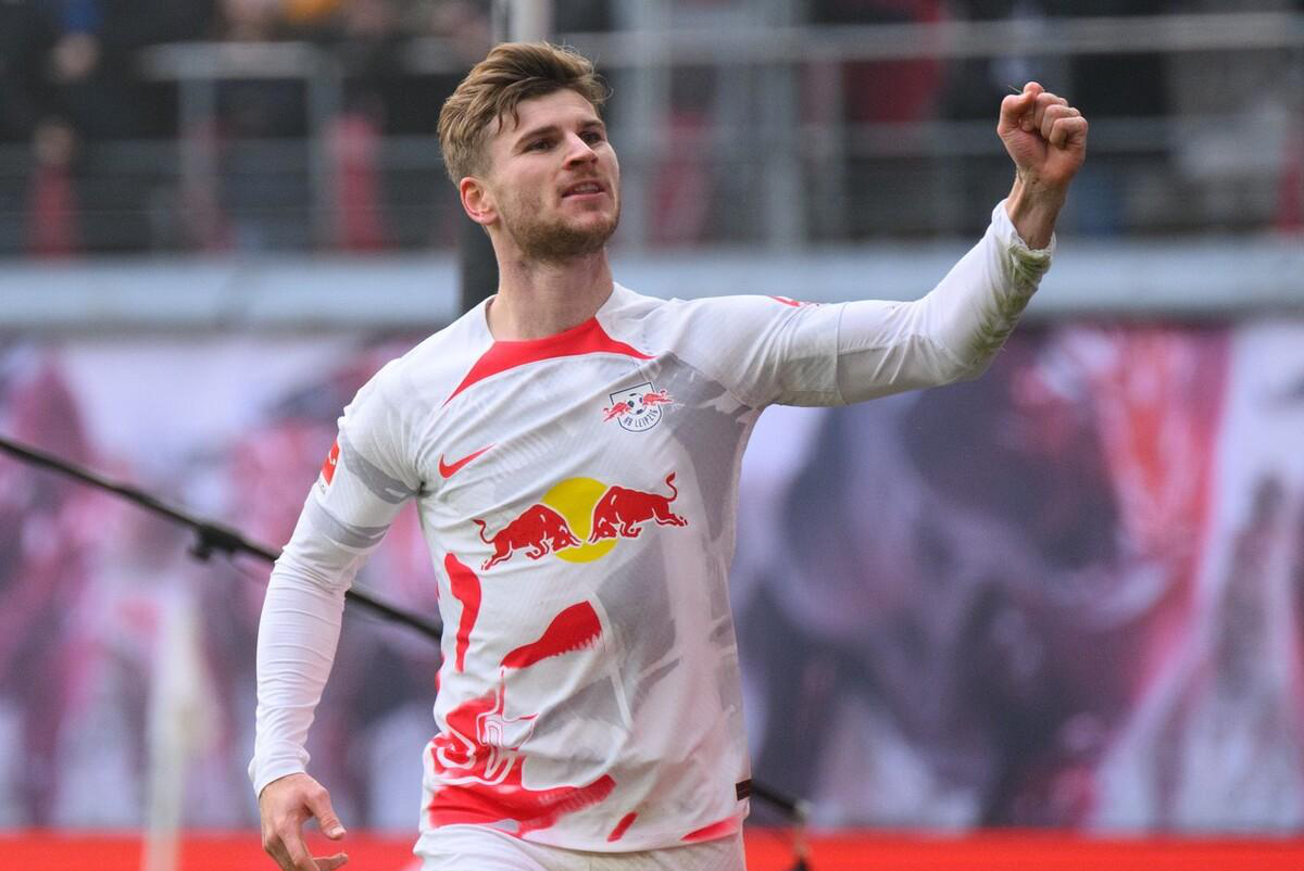 包含法兰克福豪取连胜，气势如虹向前发展的词条