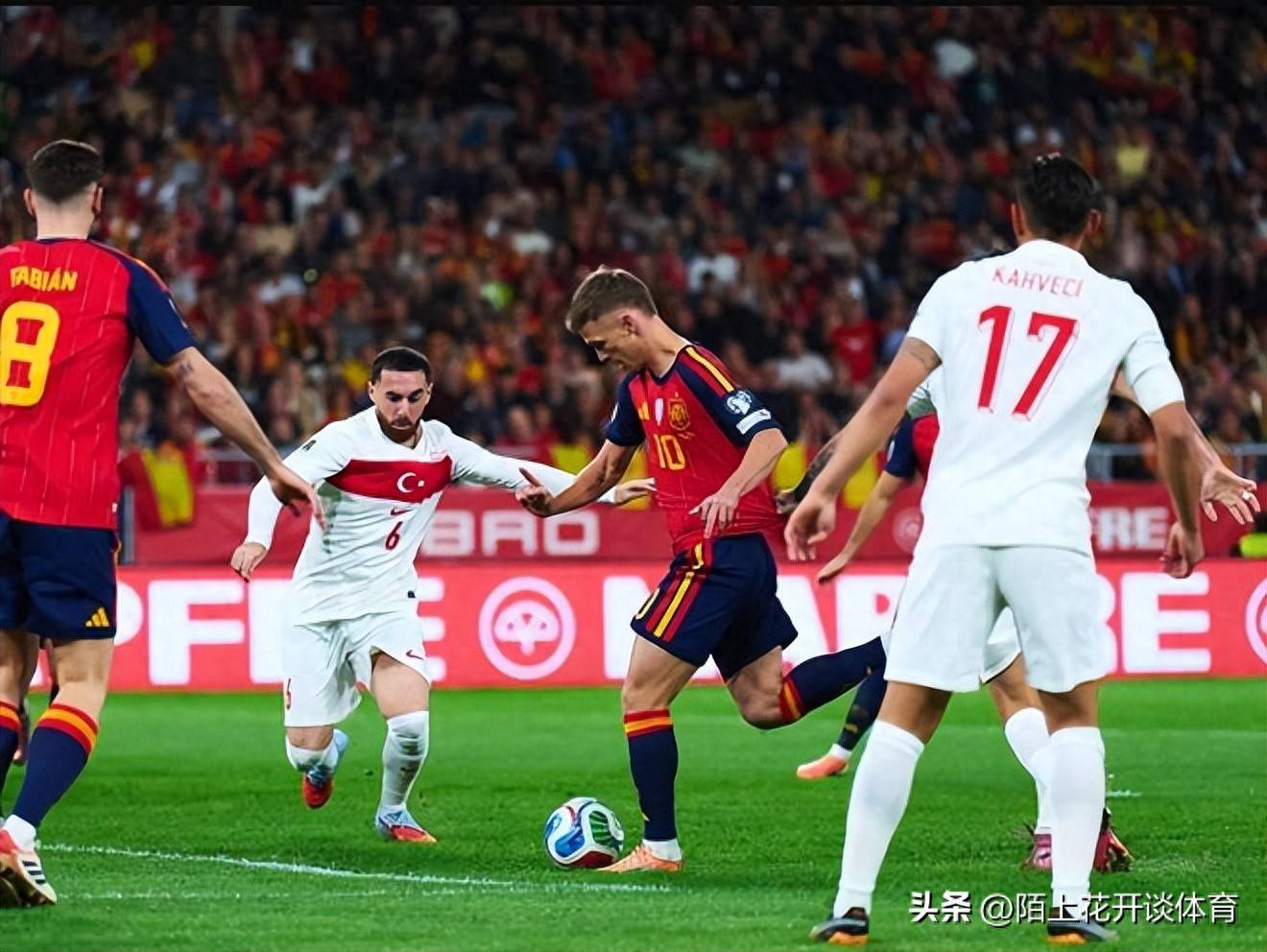 包含比利时队在激烈对决中全力一搏，晋级四分之一决赛的词条