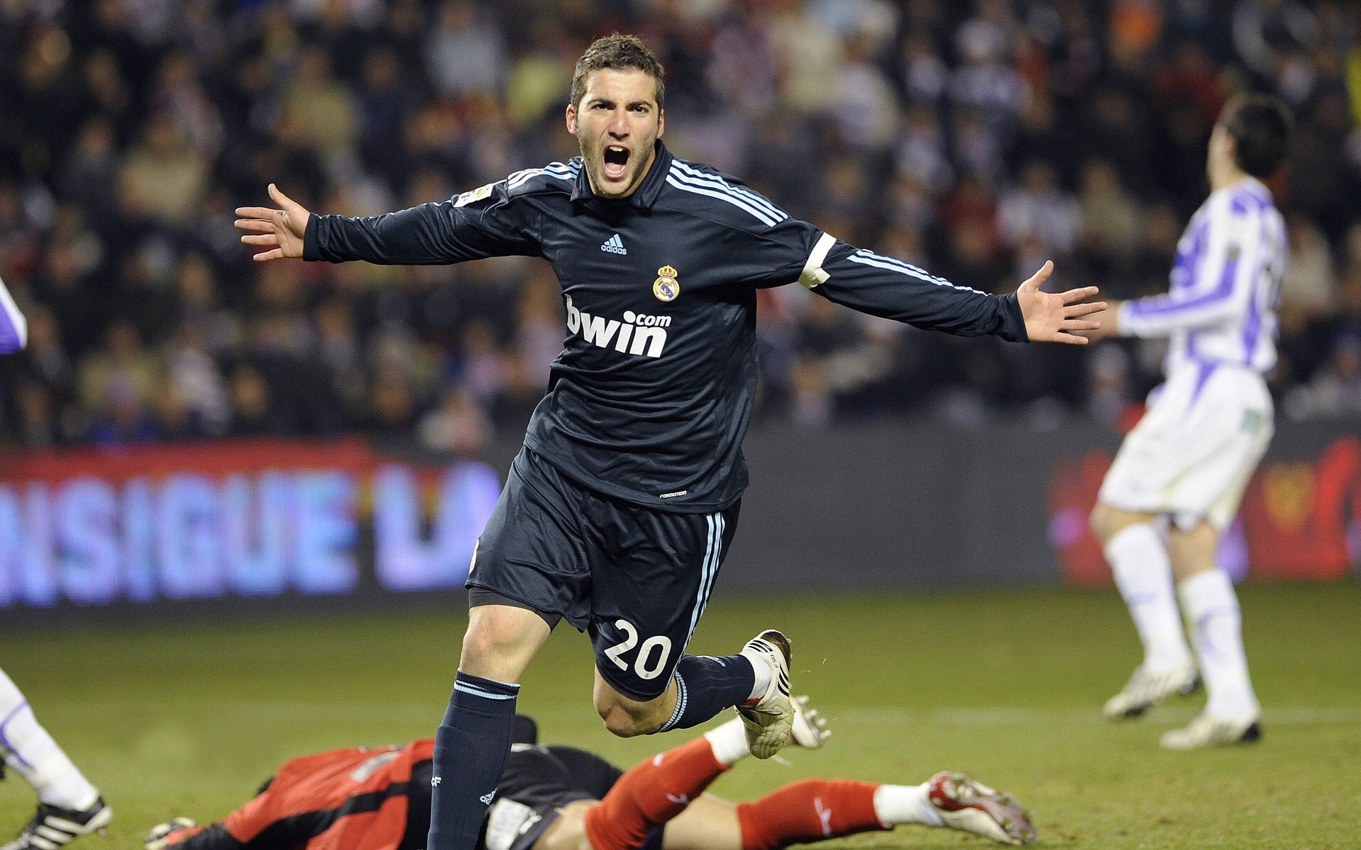 开云体育入口-东决关键战焦点战启示录，皇家社会式战术如何击溃智利式防守体系