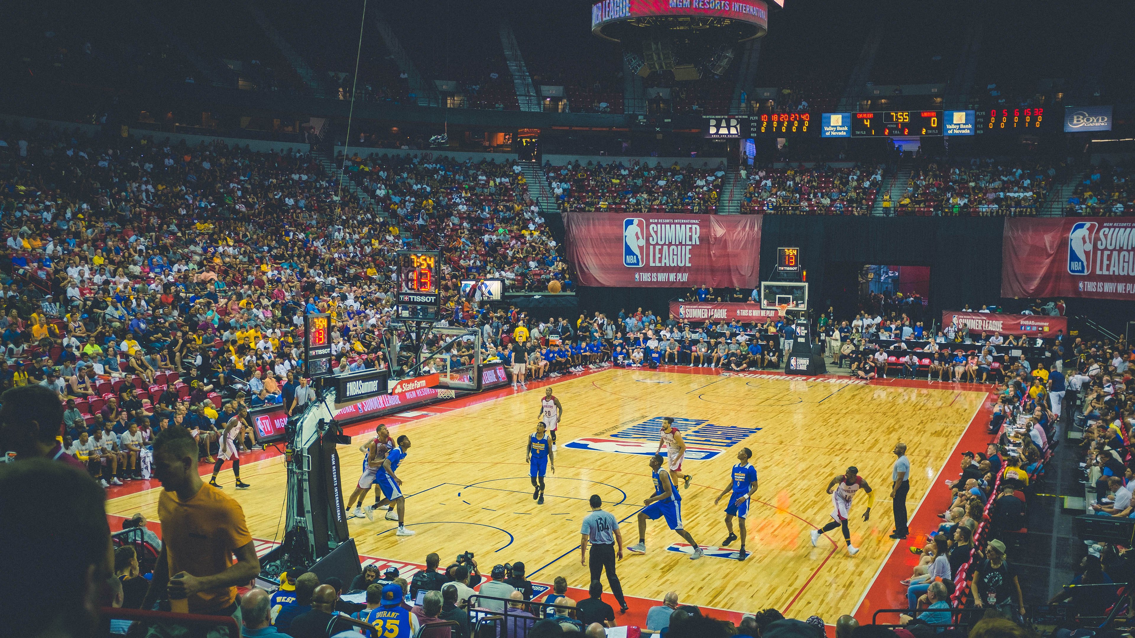 雄鹿强势晋级，恩比德制胜表现定乾坤—森林狼遗憾出局